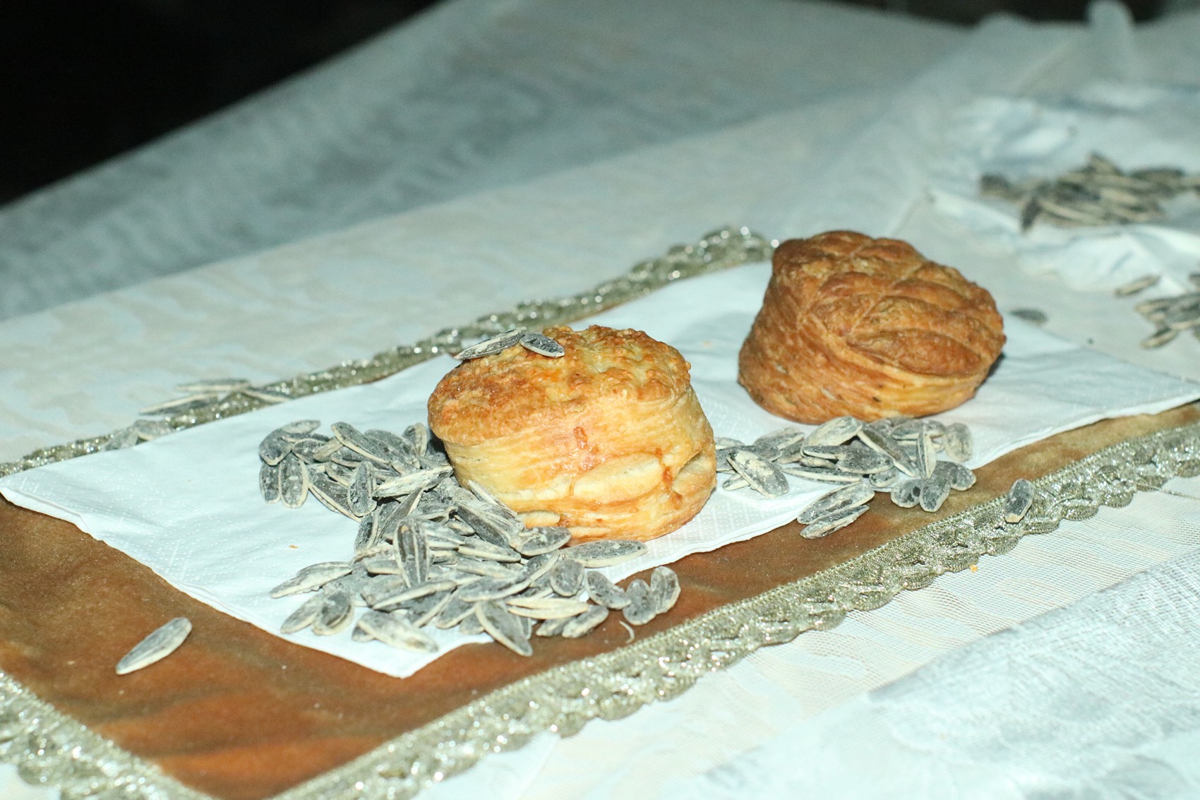 NEO-FOLK-LORE at solo show online