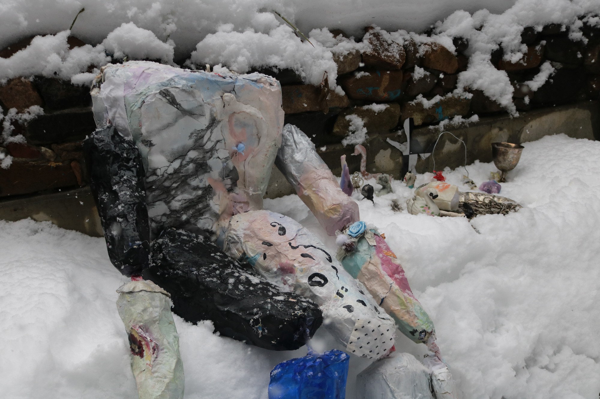 exhibition by alice aster at solo show online, curated by halo