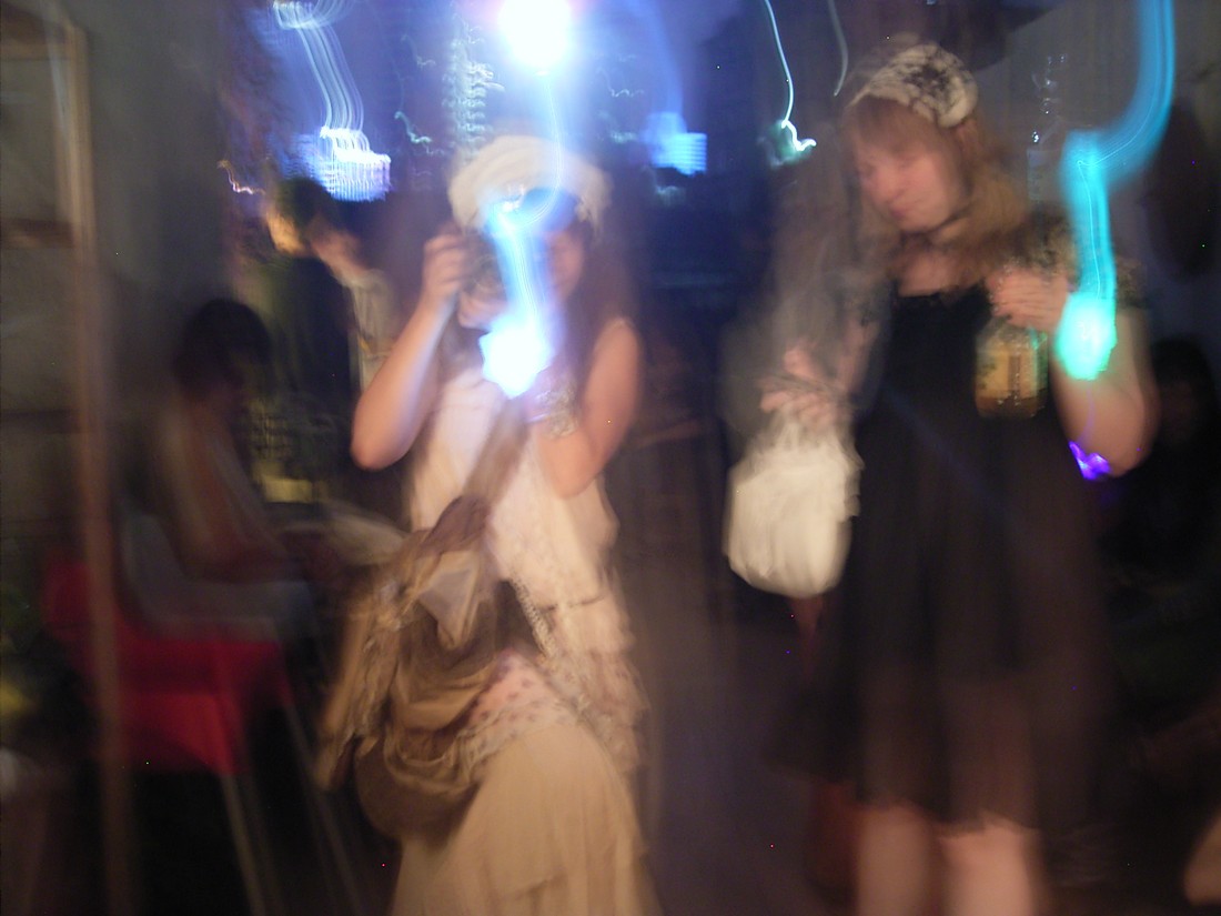 solo show online, neutral natural